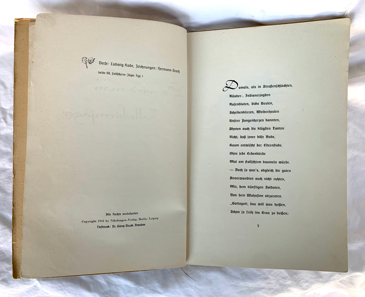 Very Rare 1941 dated Fallschirmjäger book ‘This is how you become a Parachuter’ 94 pages of pictures and text.