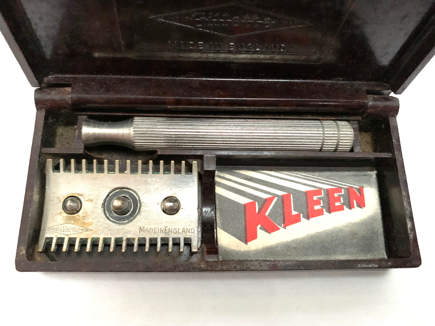 WW2 Dated SOE Compass Razor with Original Bakerlite Box
