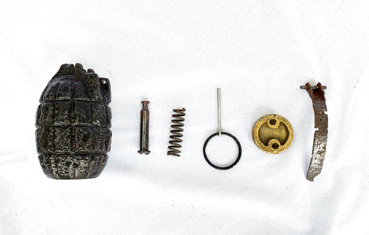 WW1 1915 dated British Centre Cast No. 5 Mills Mk1 Grenade