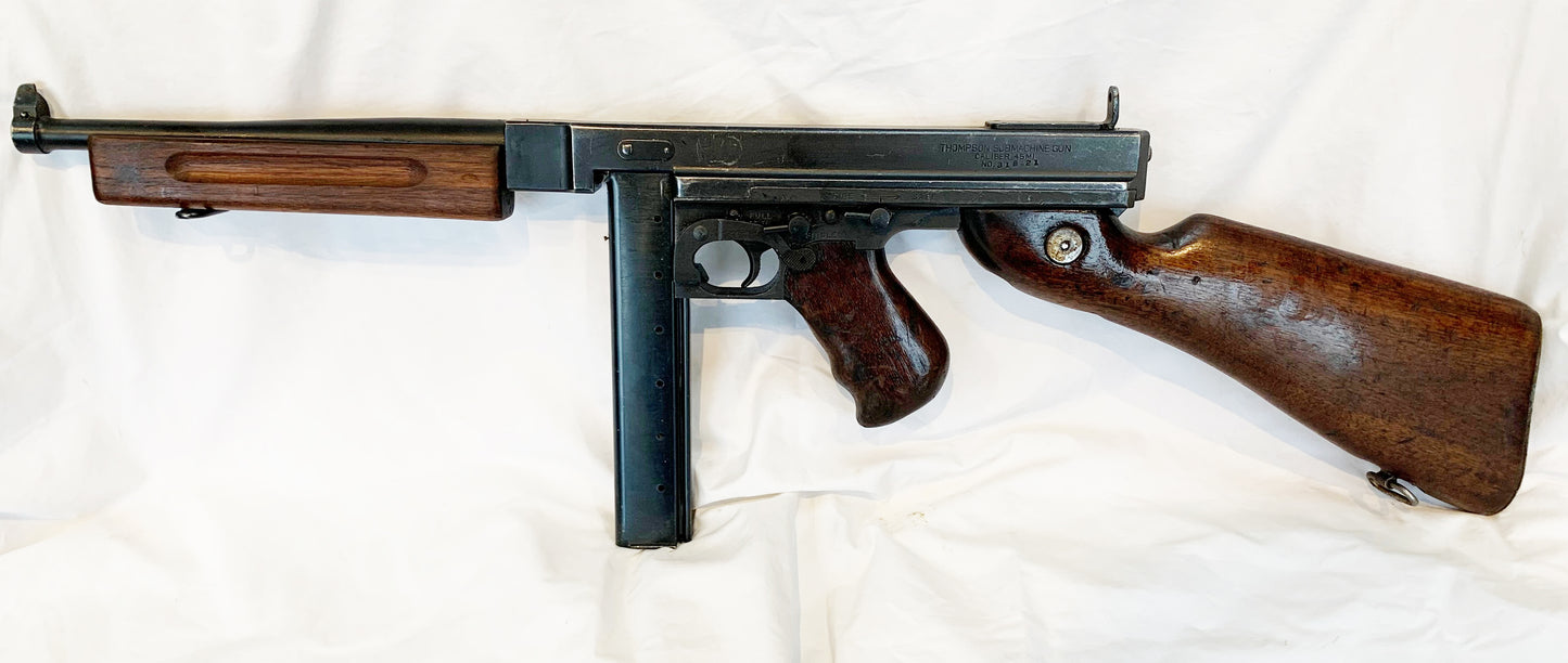Deactivated WW2 Thompson Sub Machine Gun M1A1 - The 'Tommy' Gun.
