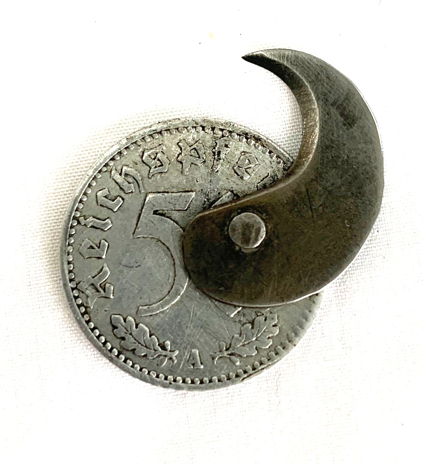 WW2 SOE German 50 Reichspfennig Coin with Concealed Blade. Dated 1941