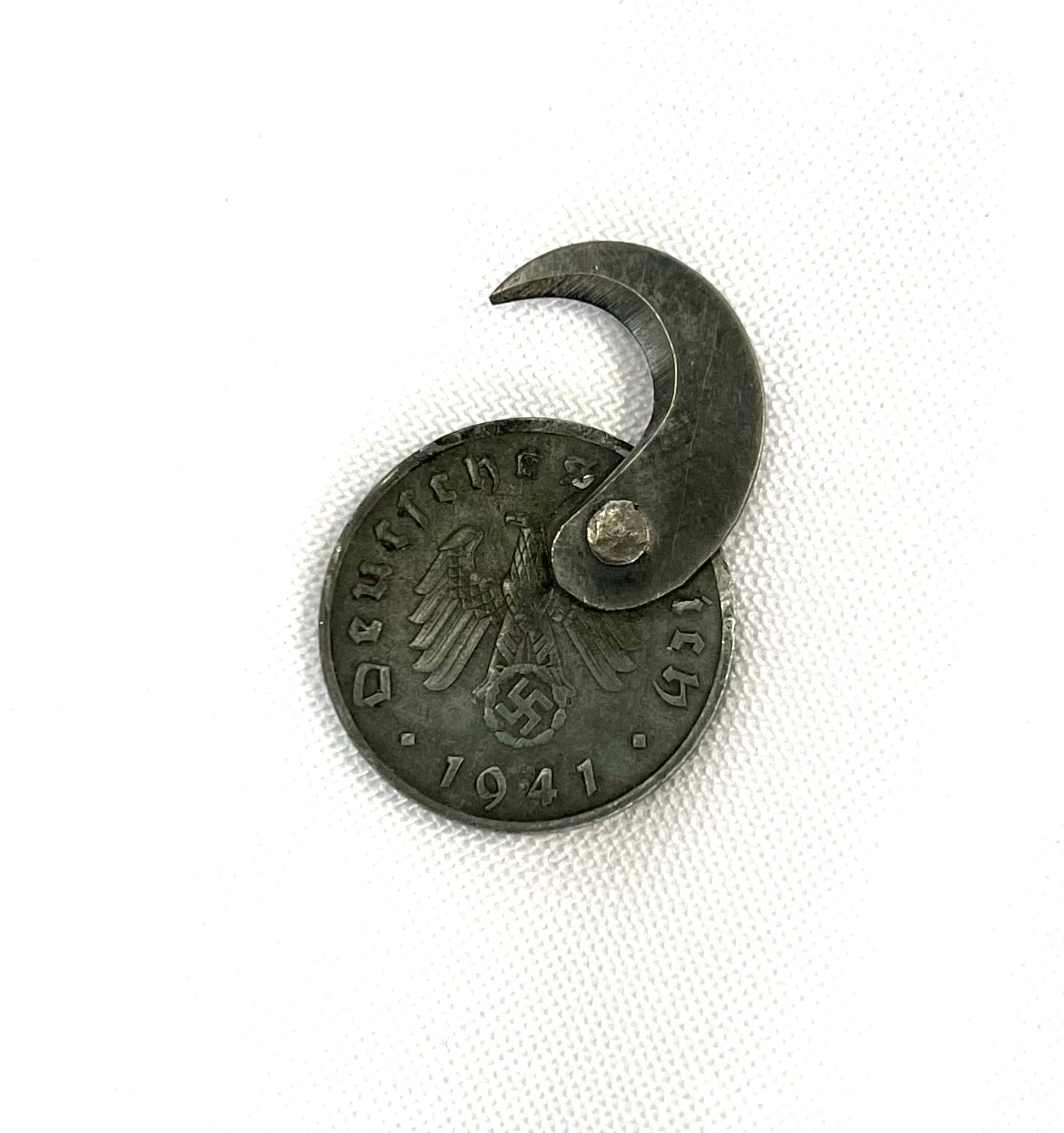 WW2 SOE German 10 Reichspfennig Coin with Concealed Blade dated 1941.