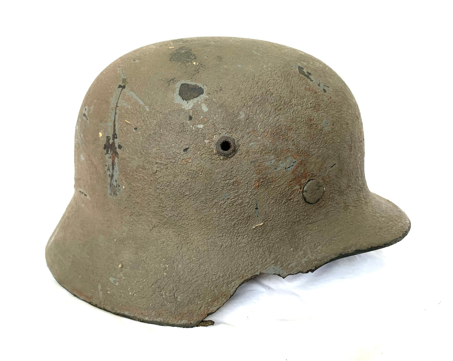 WW2 German M40 Single Decal Battle Recovered Helmet with Liner, recovered from the Eastern Front