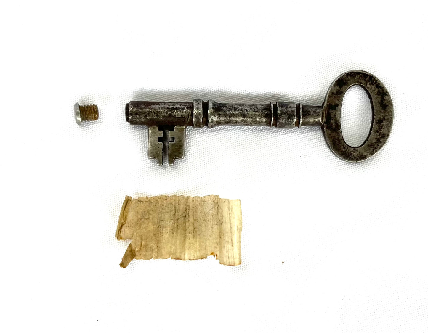 WW2 SOE/Resistance Key with concealed message paper. With written message.