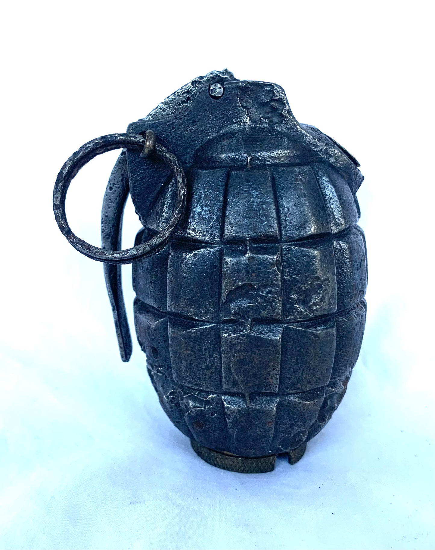 WW1 British Mills No. 5 Mk1 1915 Hand Grenade, with early type lever - inert