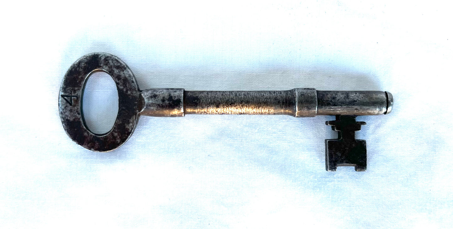 WW2 SOE/Resistance Key with concealed message paper. With written message.