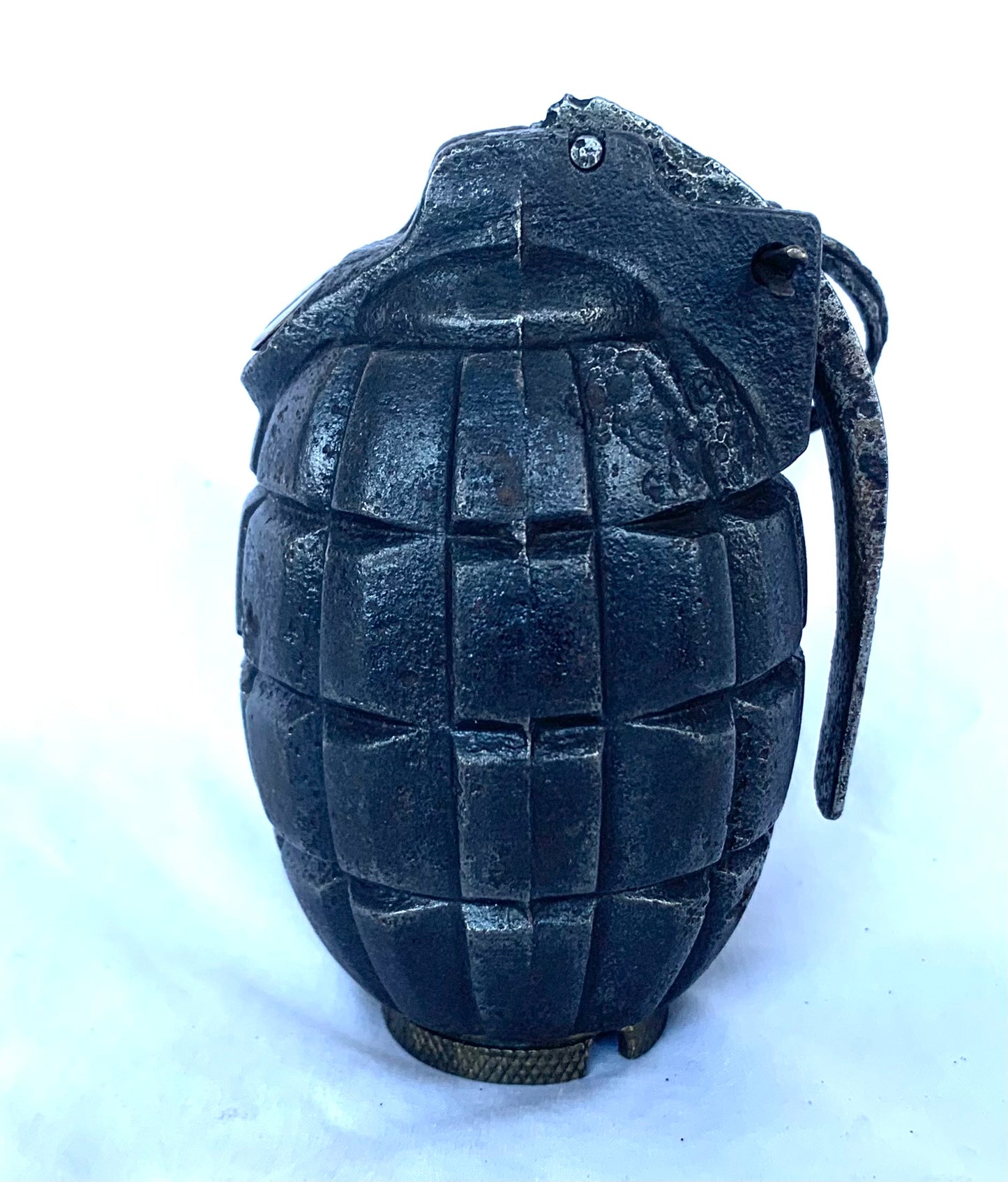 WW1 British Mills No. 5 Mk1 1915 Hand Grenade, with early type lever - inert