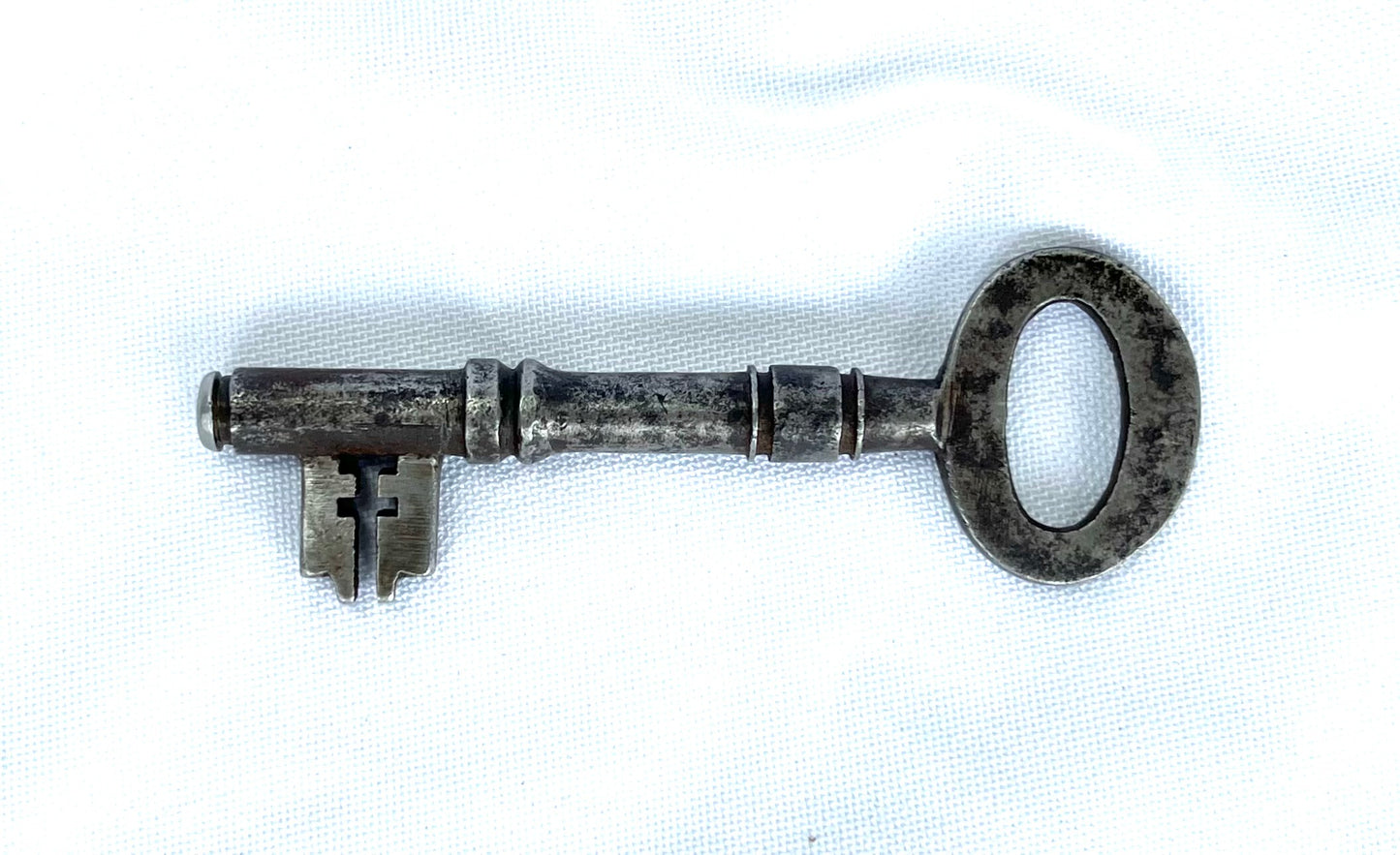 WW2 SOE/Resistance Key with concealed message paper. With written message.