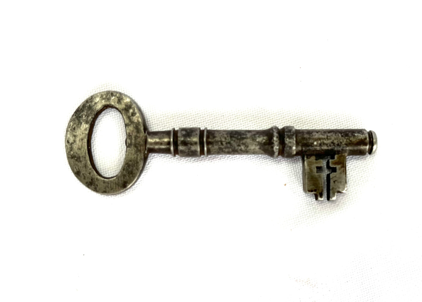 WW2 SOE/Resistance Key with concealed message paper. With written message.