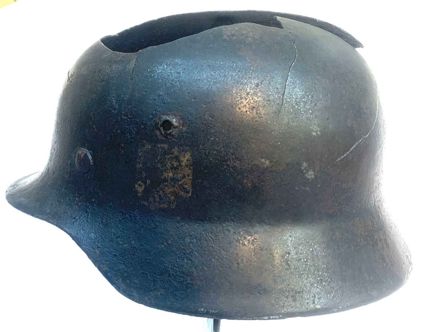 WW2 German Single Decal M40 Battle Damaged Helmet recovered from the Eastern Front (2)