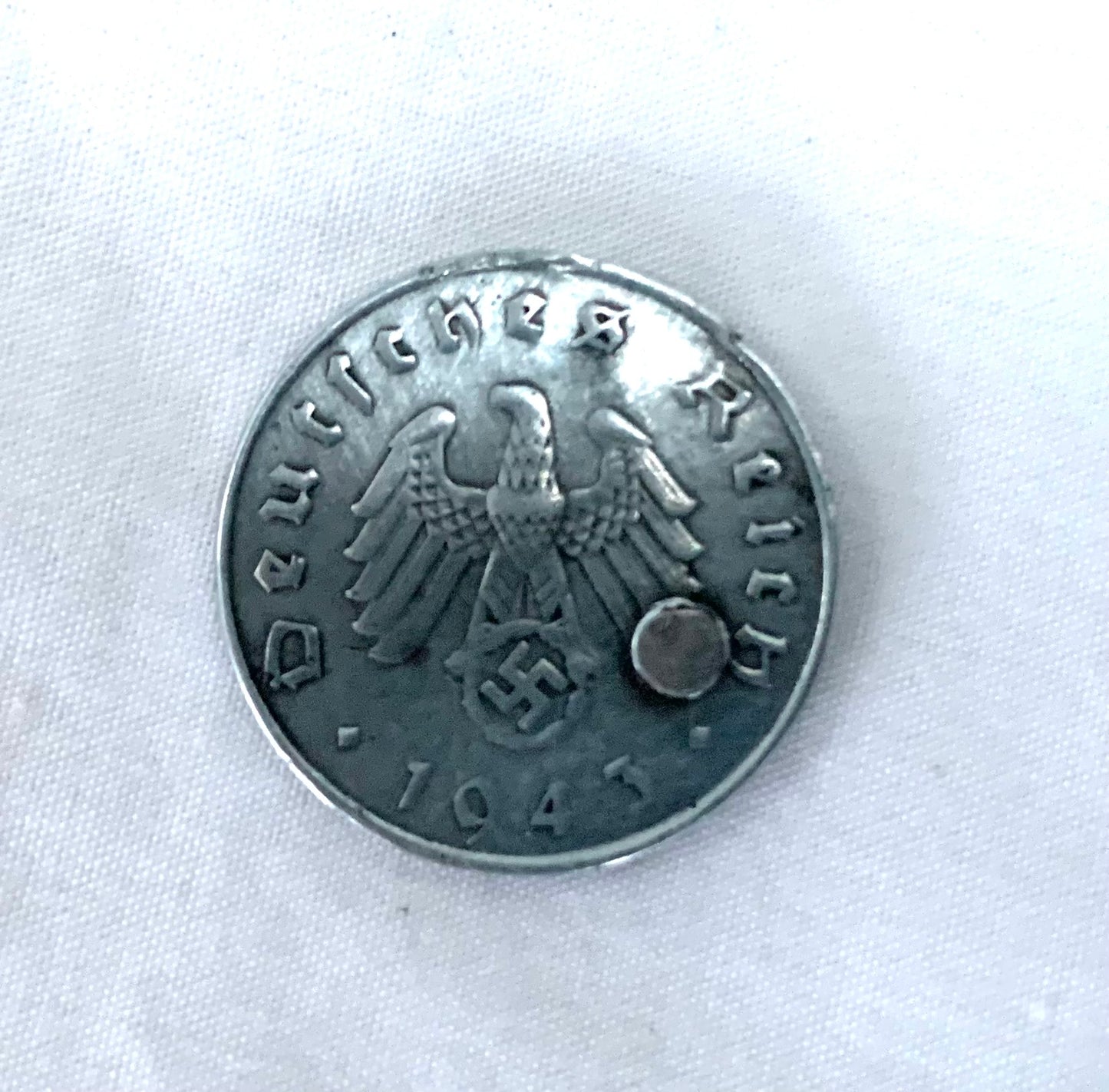 WW2 SOE German 10 Reichspfennig Coin with Concealed Blade.
