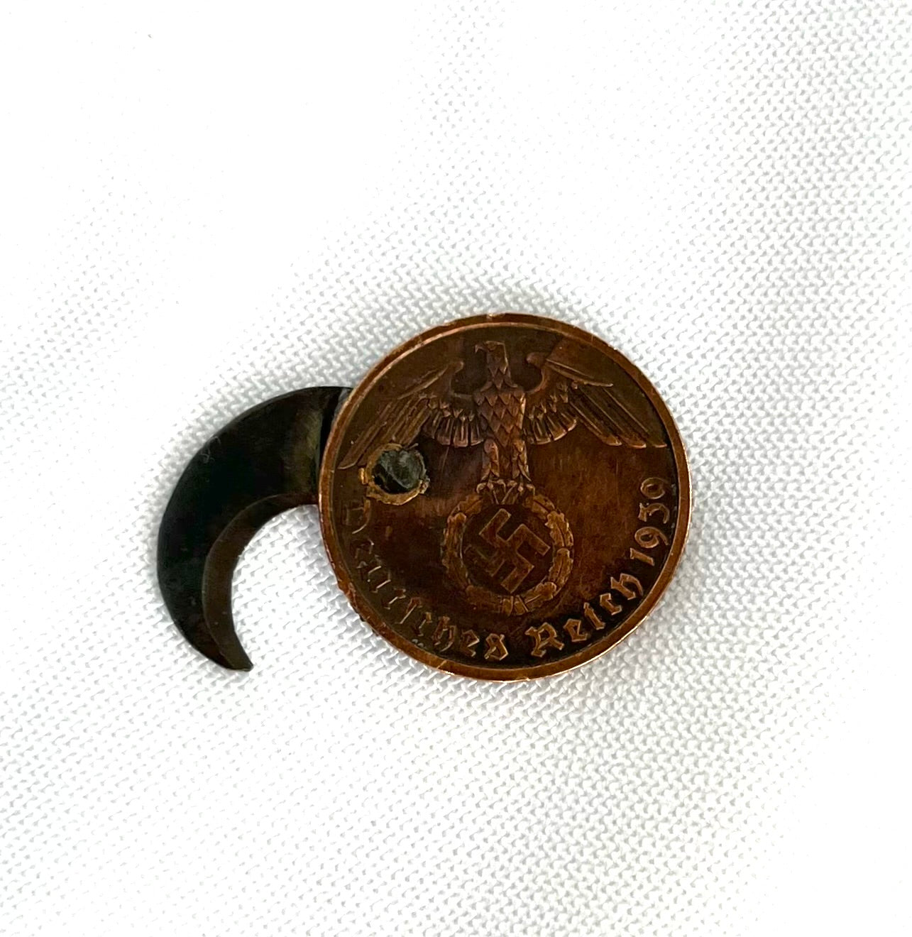 WW2 SOE German 2 Reichspfennig Copper Coin with Concealed Blade. Dated 1939.