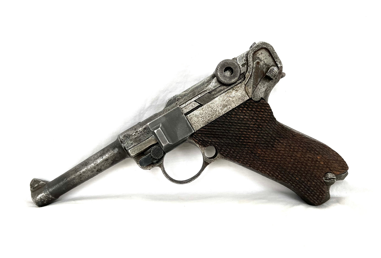 Deactivated Luger P08 - dated 1909 made by DWM - SN 3021