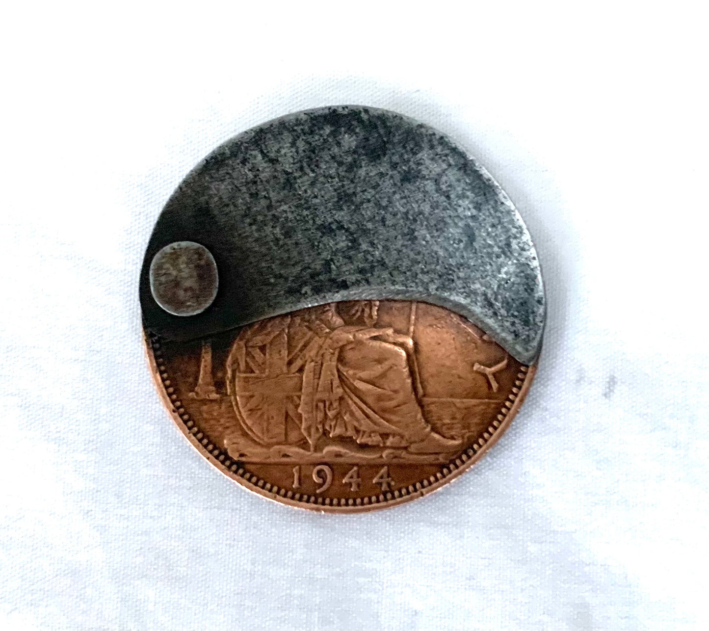 WW2 Commando/SOE British Penny with Concealed Blade Dated 1944.