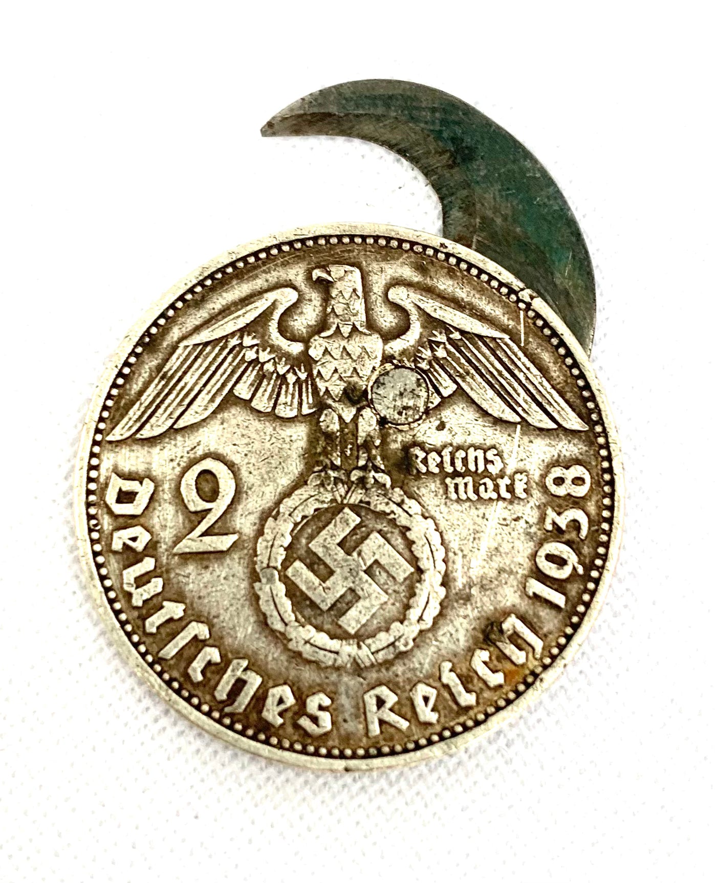 WW2 SOE German 2 Reichsmark Coin with Concealed Blade.