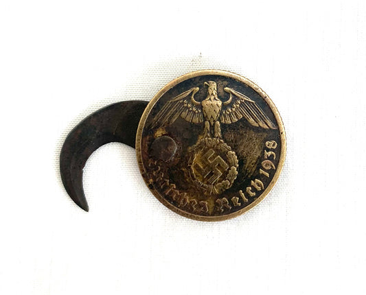 WW2 SOE German 10 Reichspfennig Copper Coin with Concealed Blade. Dated 1938.
