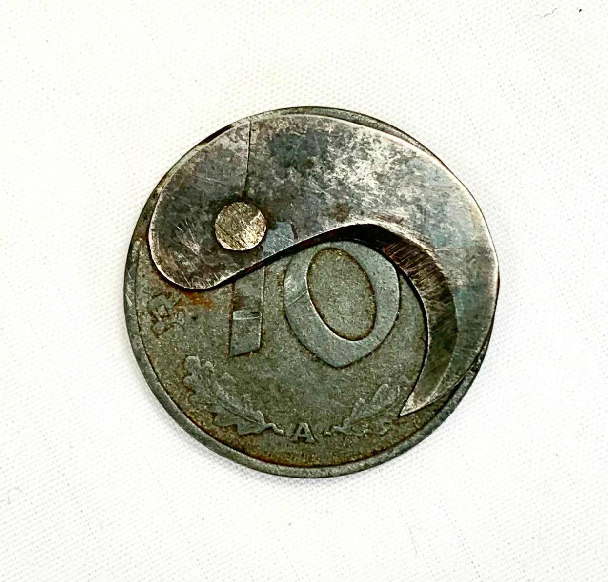 WW2 SOE German 10 Reichspfennig Coin with Concealed Blade.