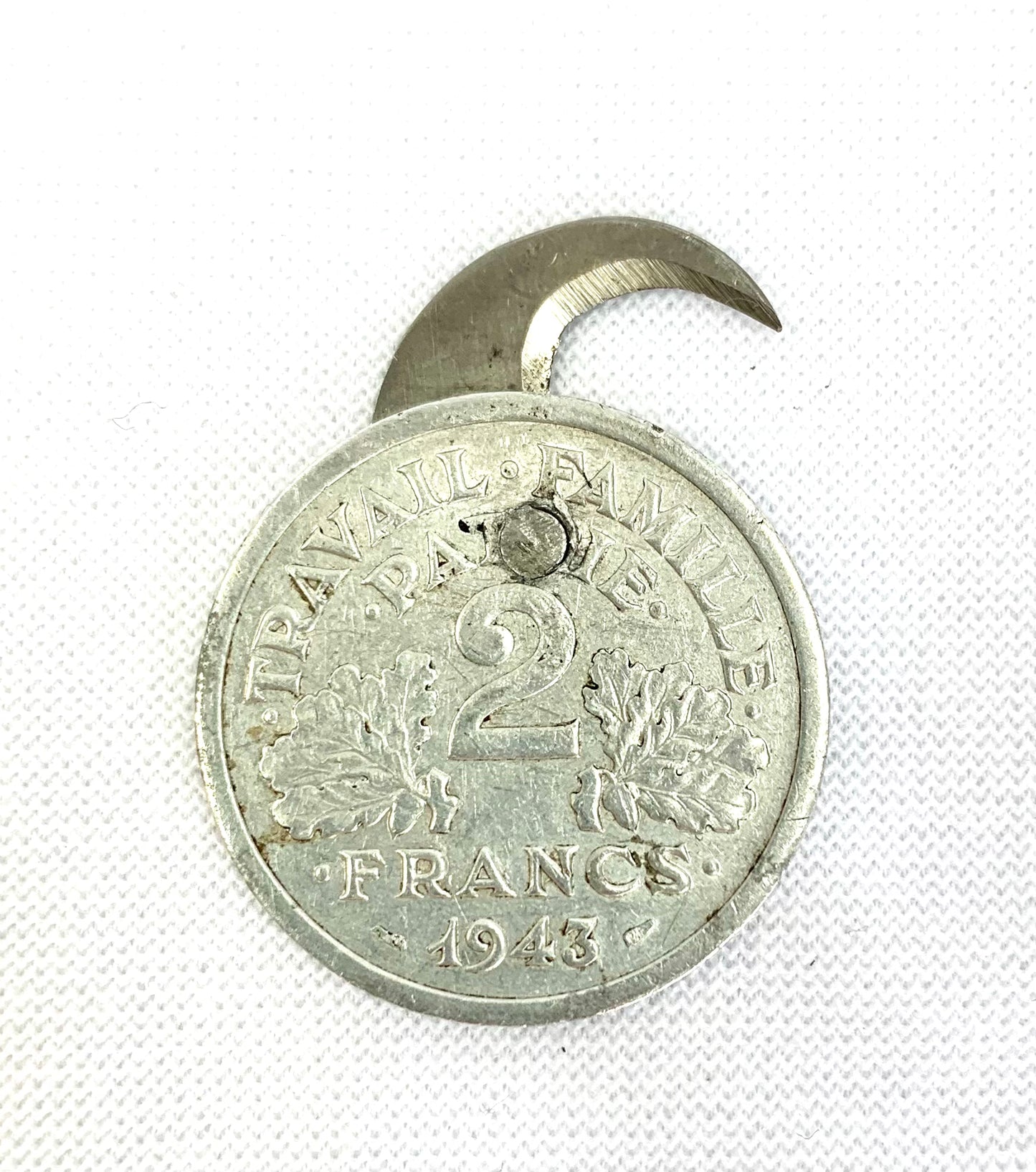 WW2 SOE French 2 Franc Coin with Concealed Blade. Dated 1943